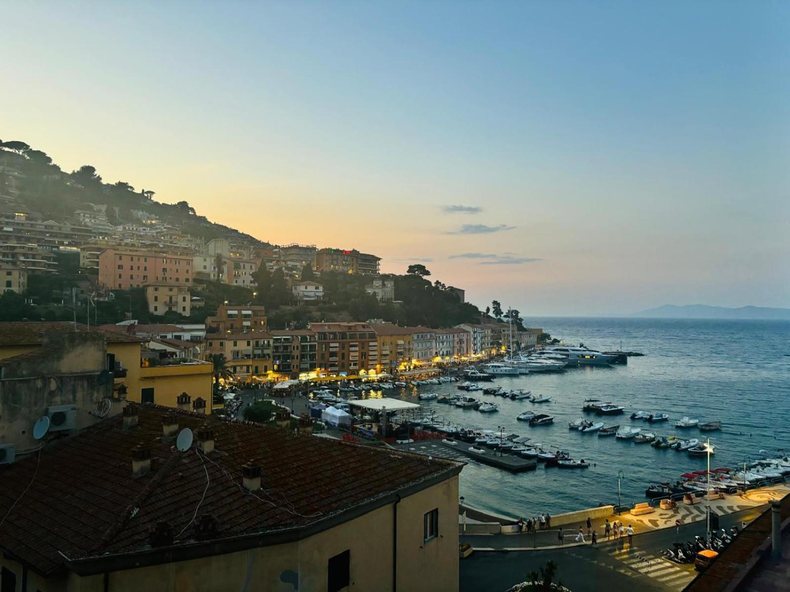 La Casetta In Piazza Porto Santo Stefano  Exteriér fotografie
